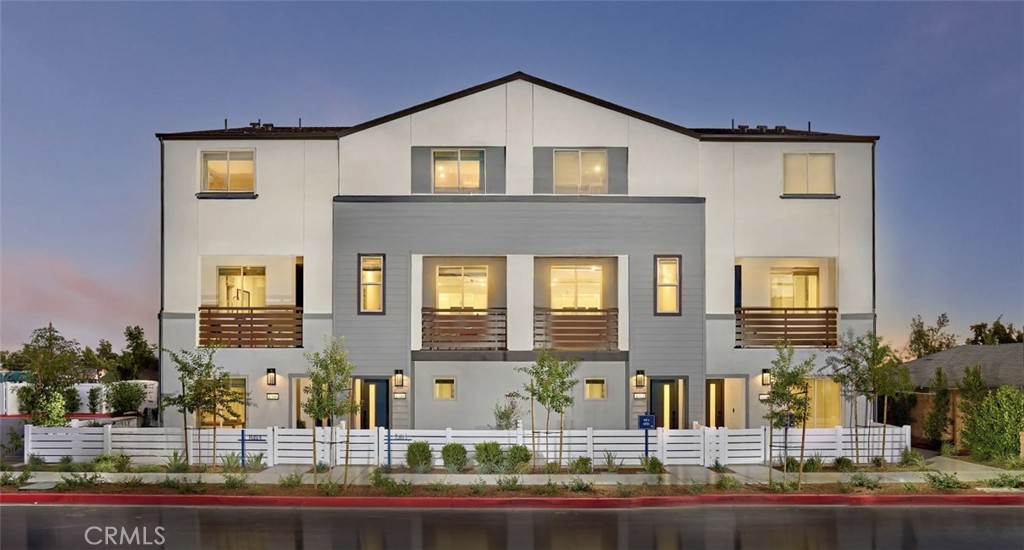 1328 W Oakcrest Paseo