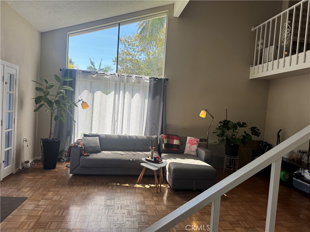 2037 Via Mariposa East C