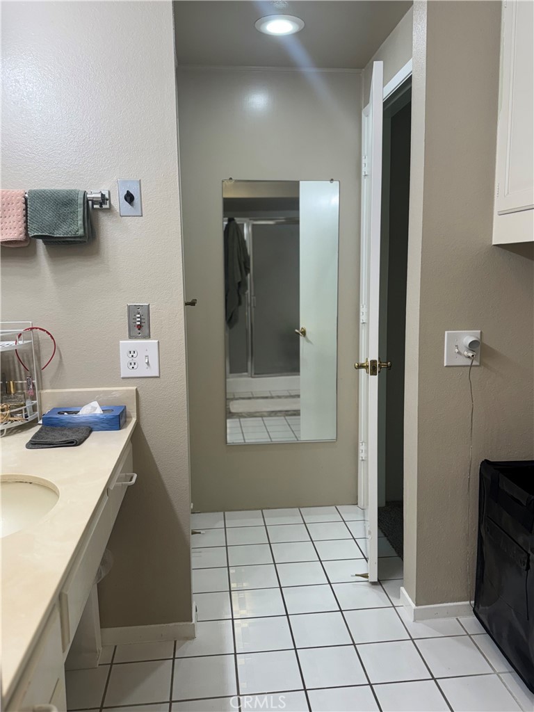 2037 Via Mariposa East C