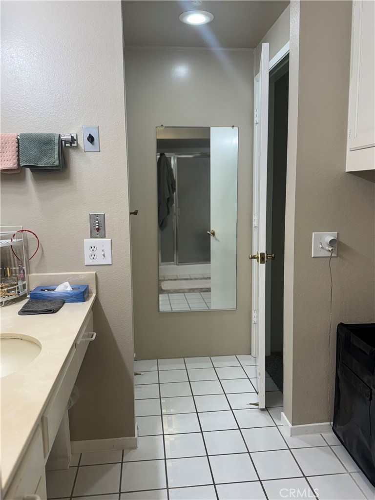 2037 Via Mariposa East C