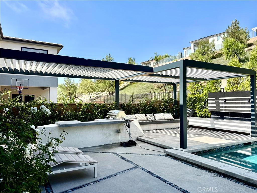 20401 W Aberdeen Lane