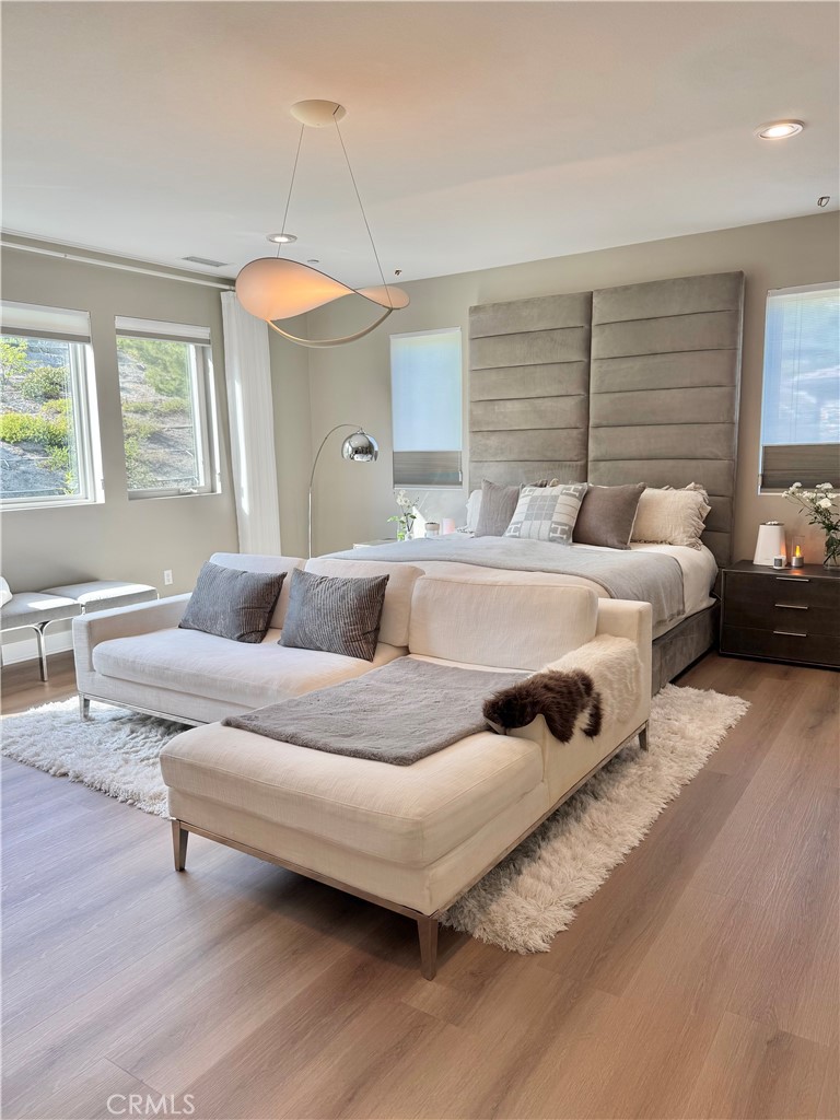 20401 W Aberdeen Lane