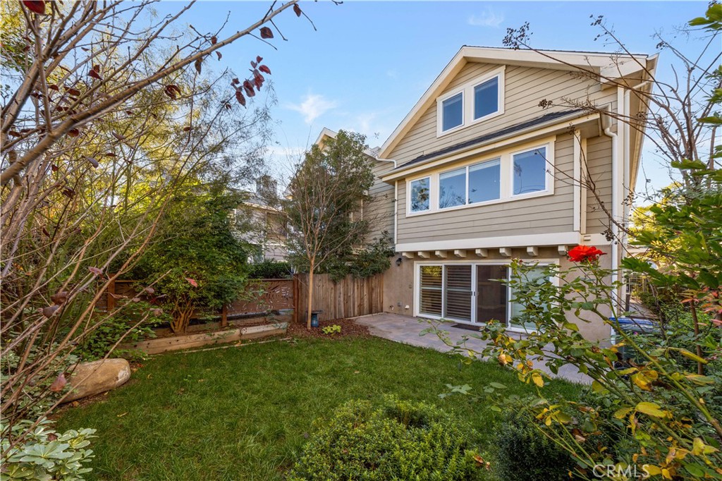 78 N Sierra Bonita Avenue 2