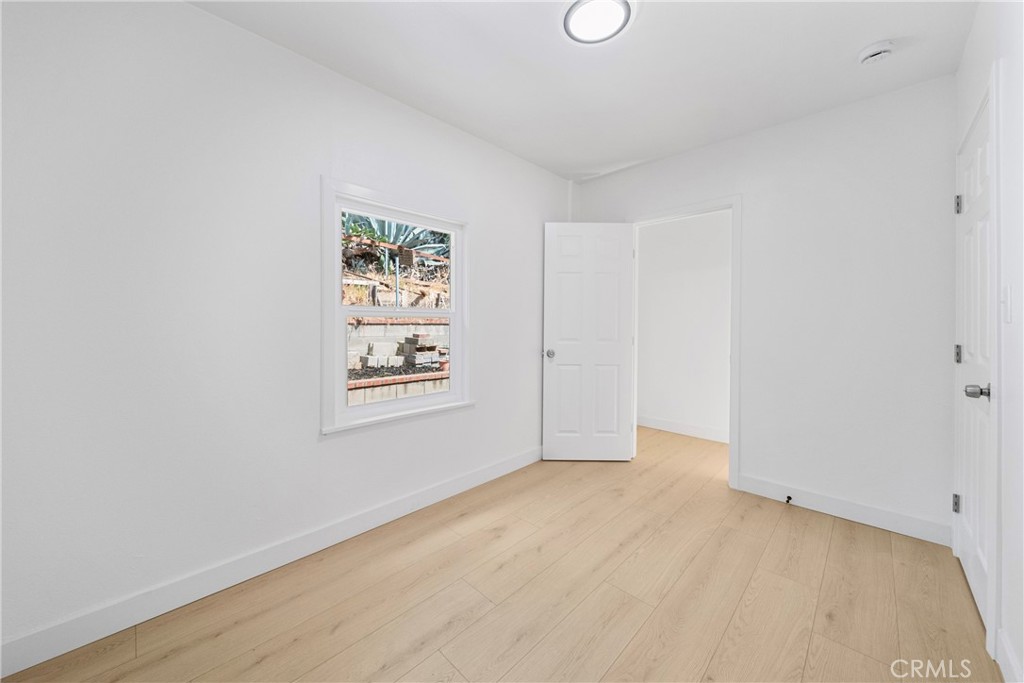 2035 Las Colinas Ave