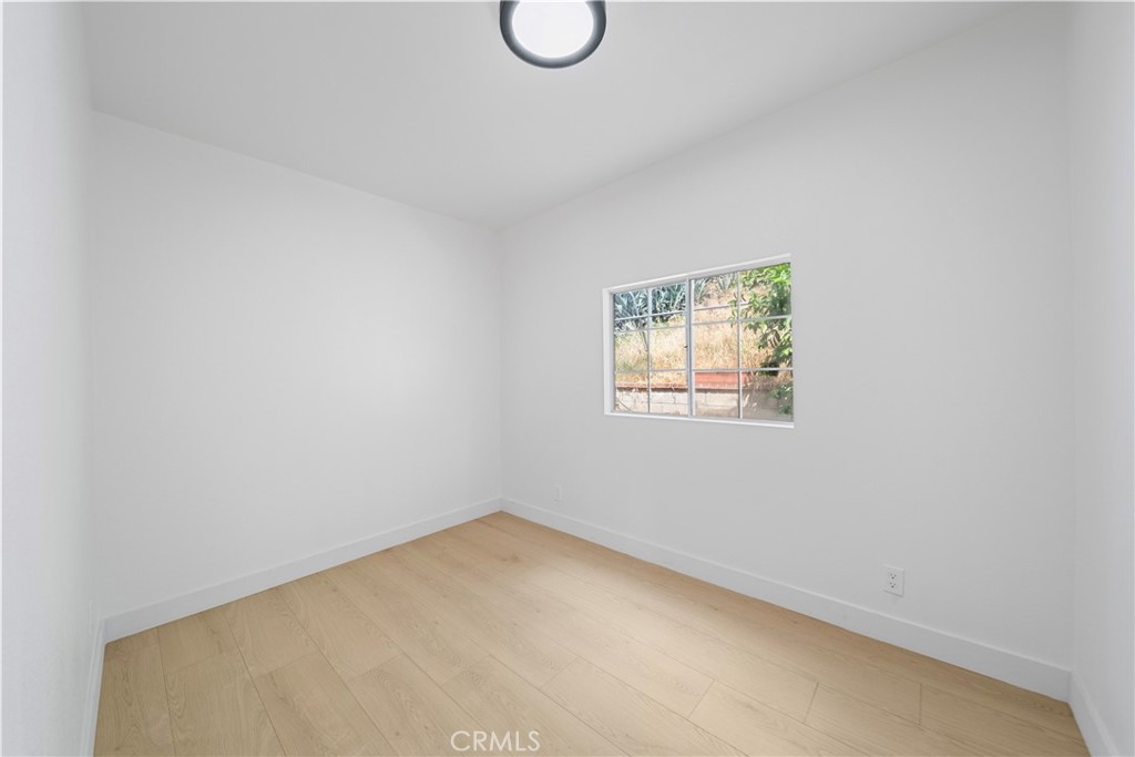 2035 Las Colinas Ave