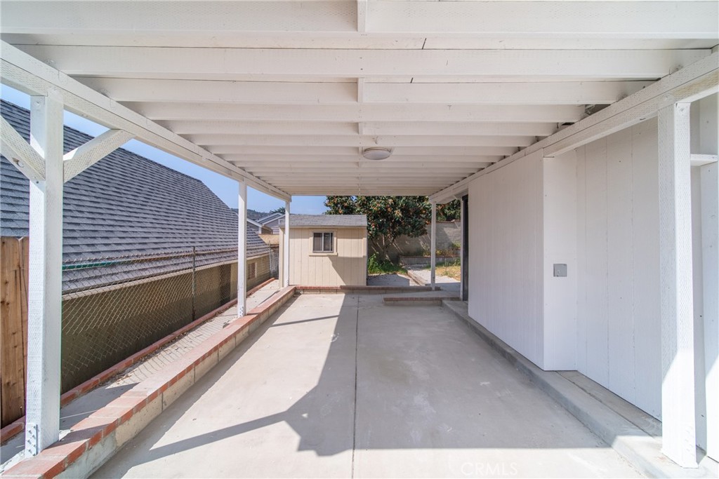 2035 Las Colinas Ave