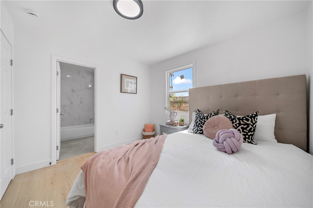 2035 Las Colinas Ave