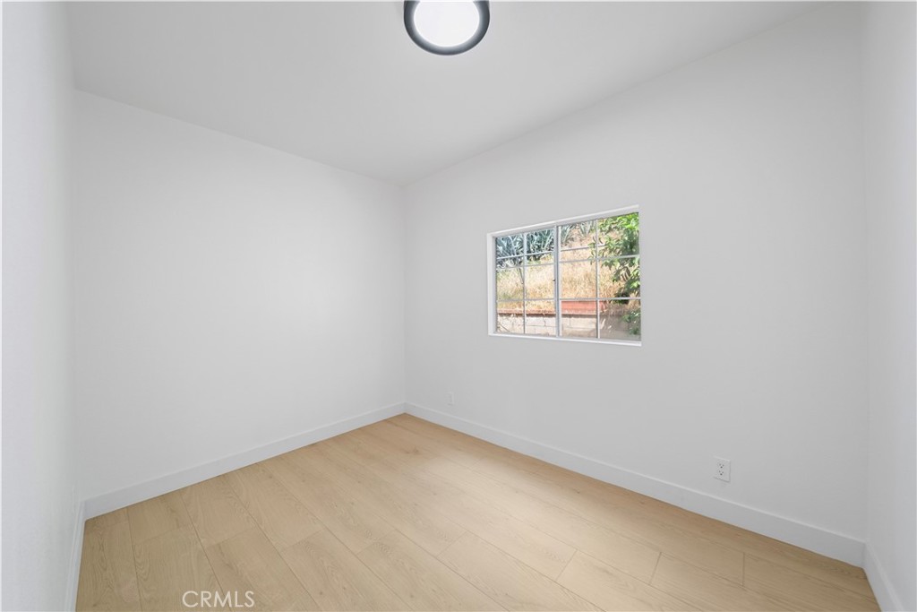 2035 Las Colinas Ave