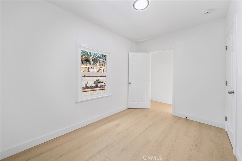 2035 Las Colinas Ave