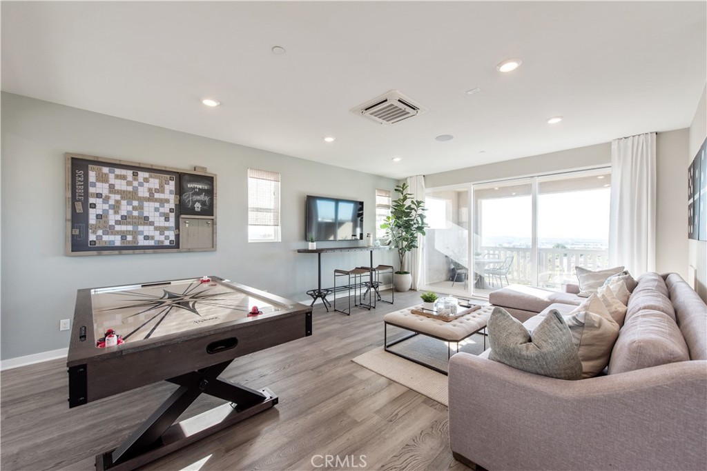 551 Serrano Summit