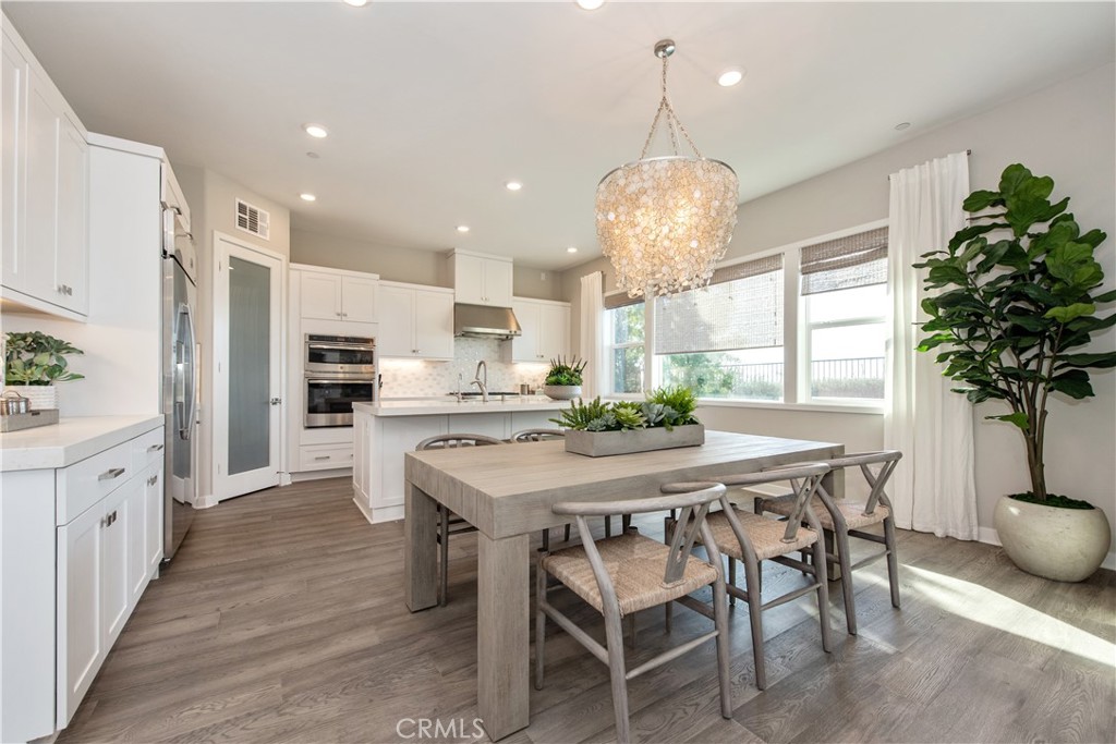 551 Serrano Summit