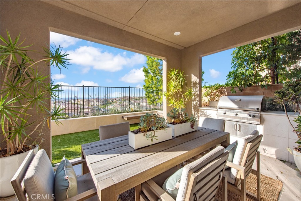 551 Serrano Summit