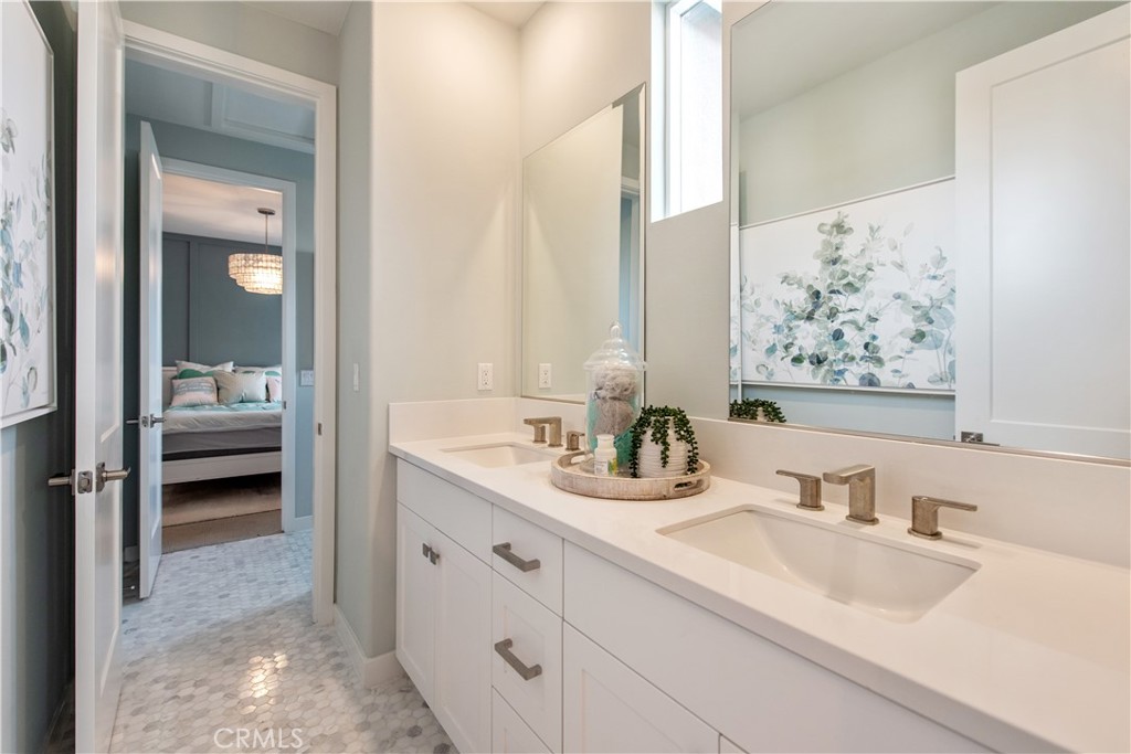 551 Serrano Summit