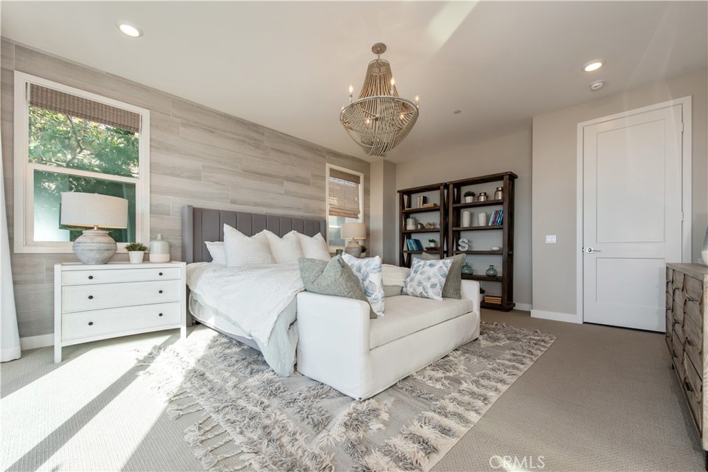 551 Serrano Summit