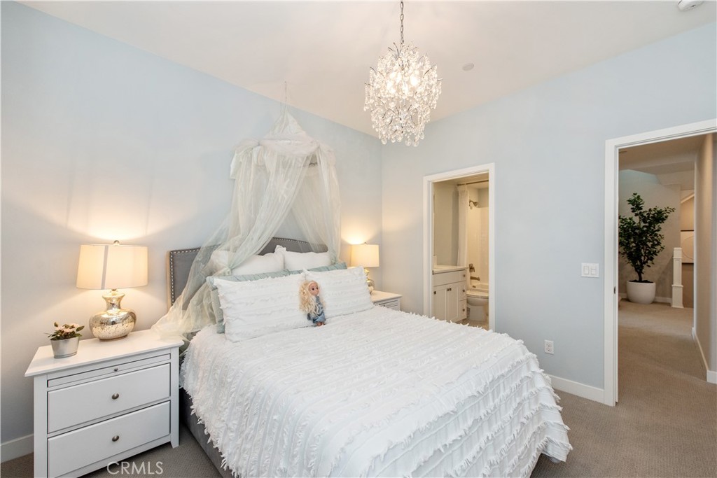 551 Serrano Summit