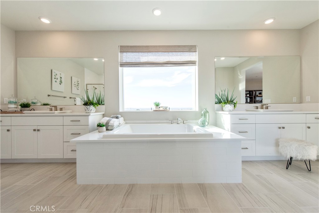 551 Serrano Summit