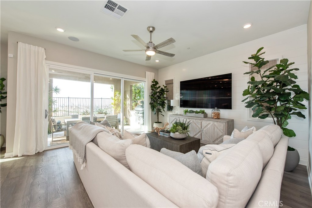 551 Serrano Summit