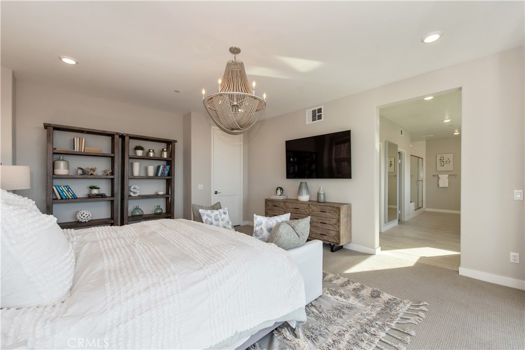 551 Serrano Summit