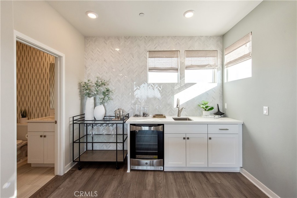 551 Serrano Summit