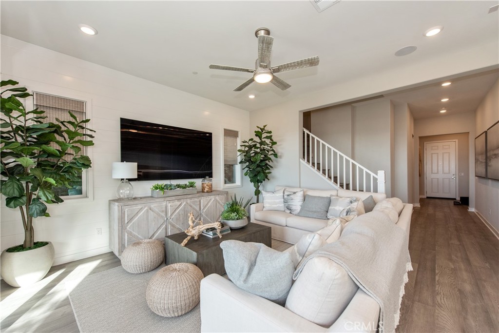 551 Serrano Summit