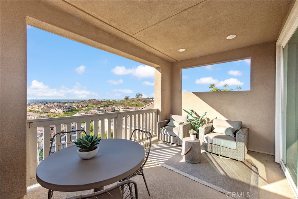 551 Serrano Summit