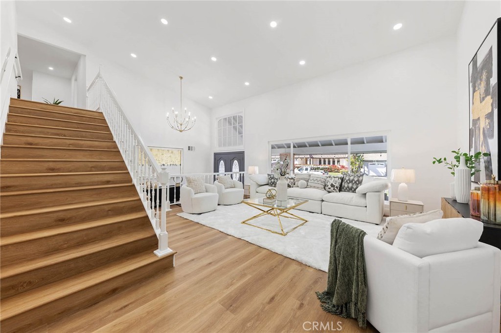 27001 Calle Esperanza