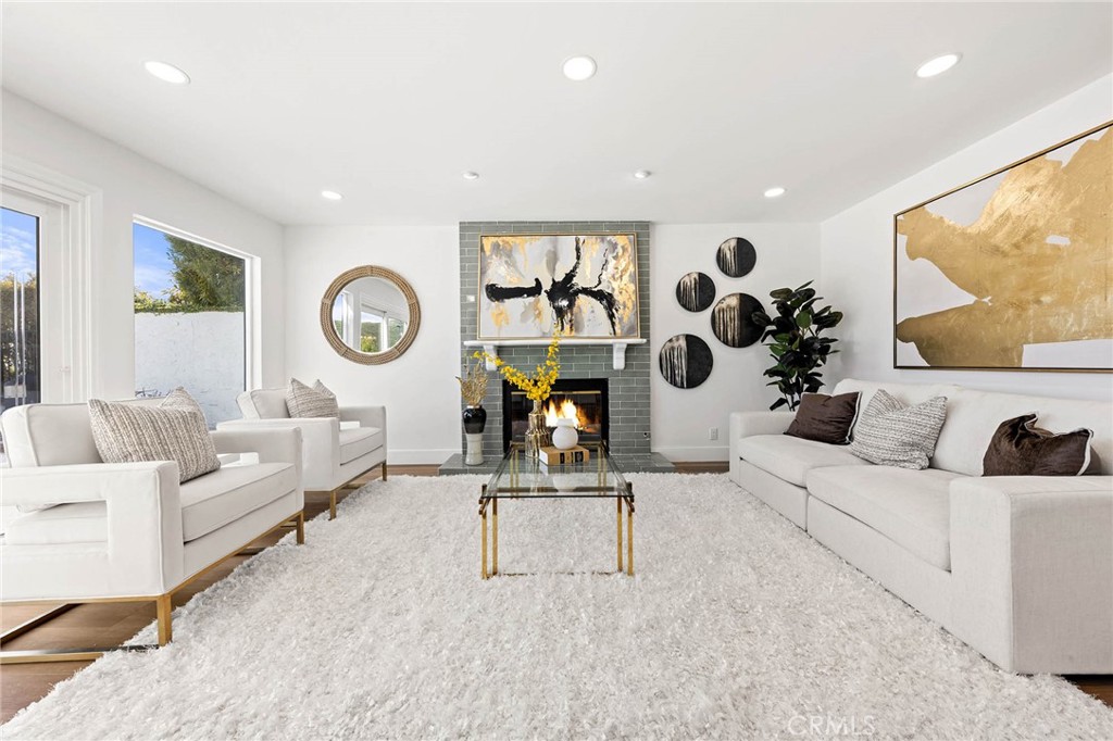 27001 Calle Esperanza