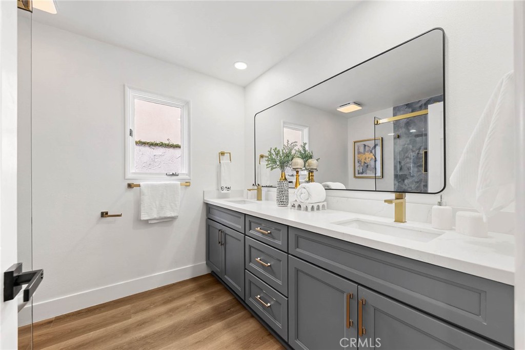 27001 Calle Esperanza