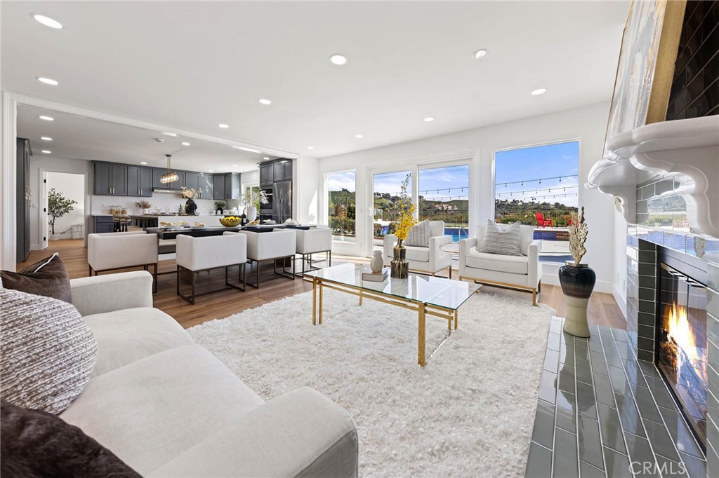 27001 Calle Esperanza