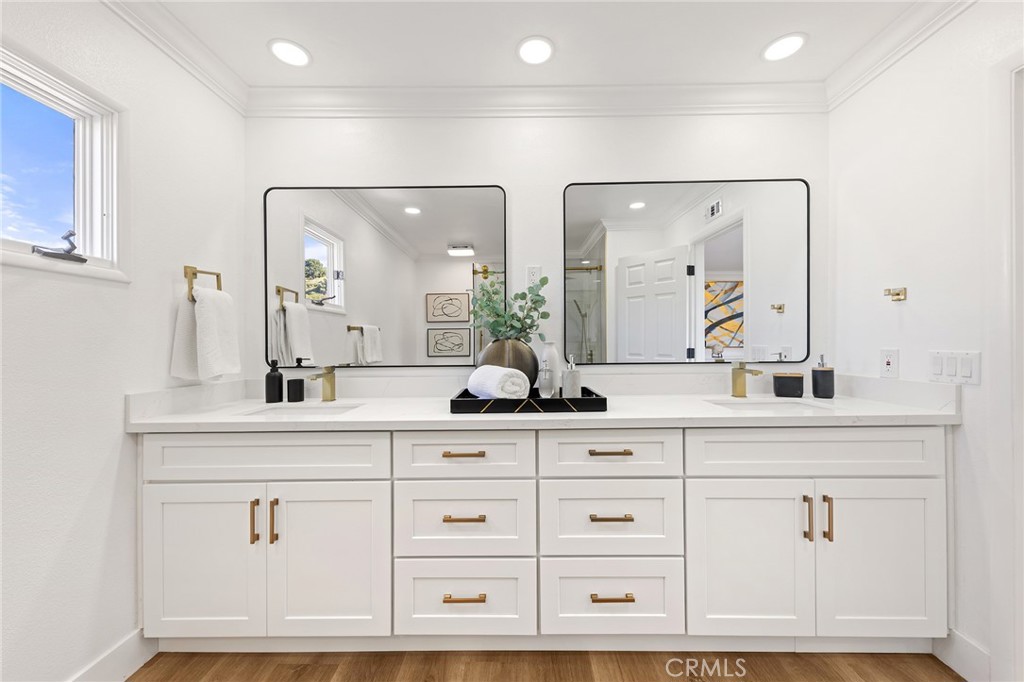 27001 Calle Esperanza