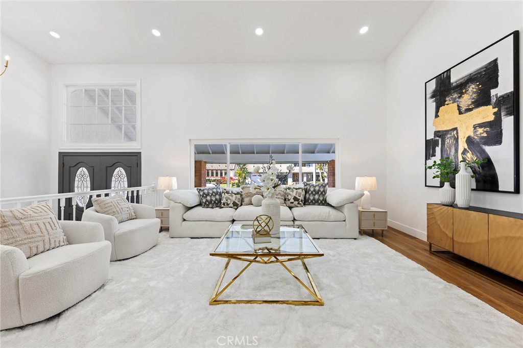 27001 Calle Esperanza