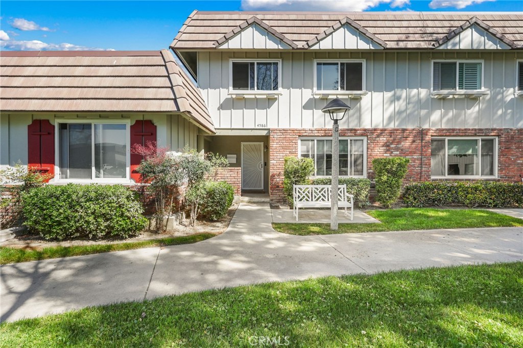 4586 Larwin
