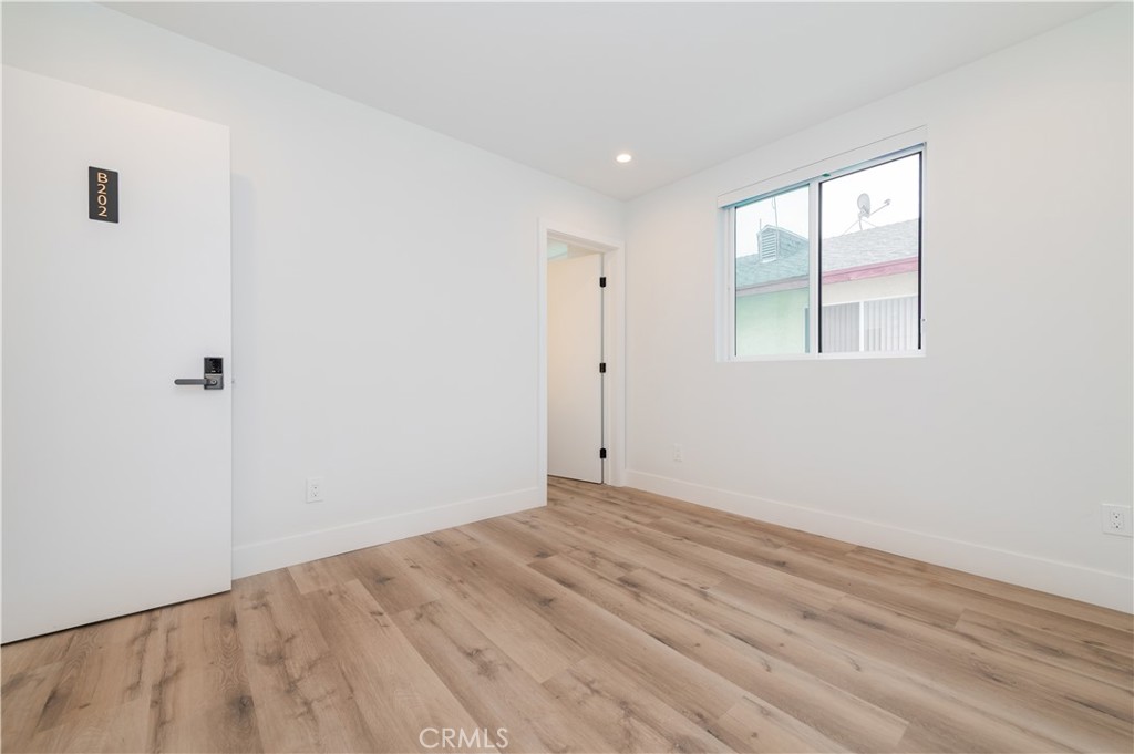 1596 W 36th