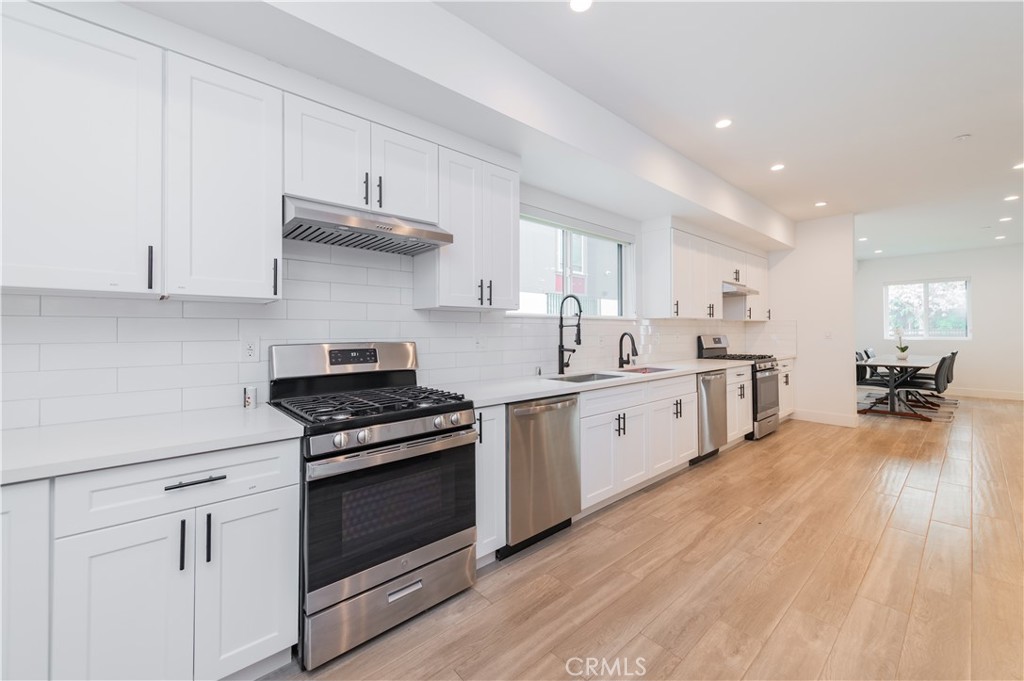 1596 W 36th