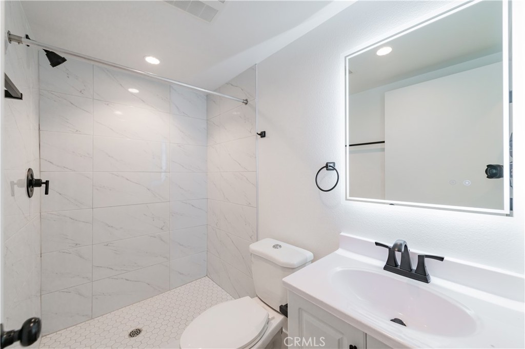1596 W 36th