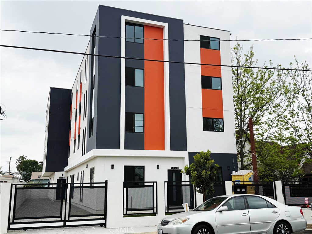 1596 W 36th