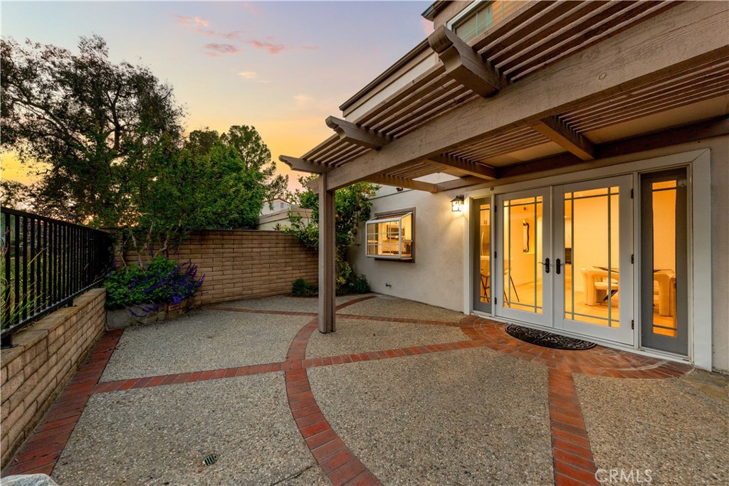 54 Willow Tree