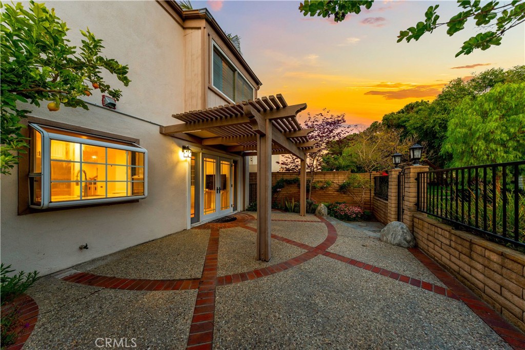 54 Willow Tree
