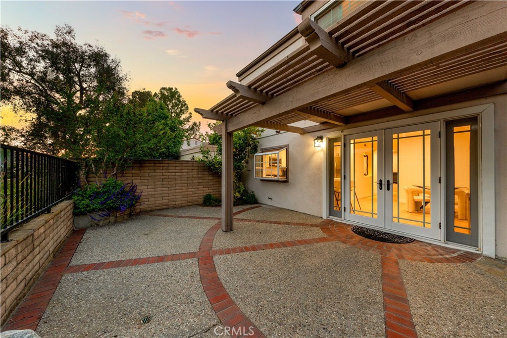 54 Willow Tree
