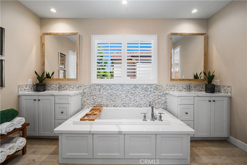 166 Villa Ridge