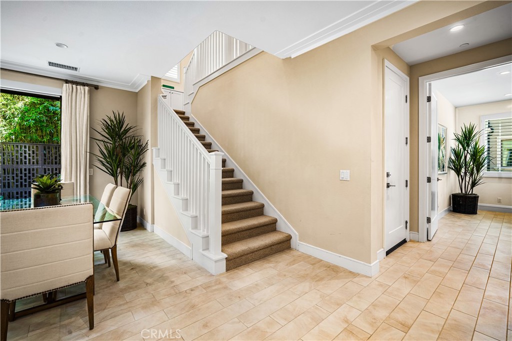 166 Villa Ridge