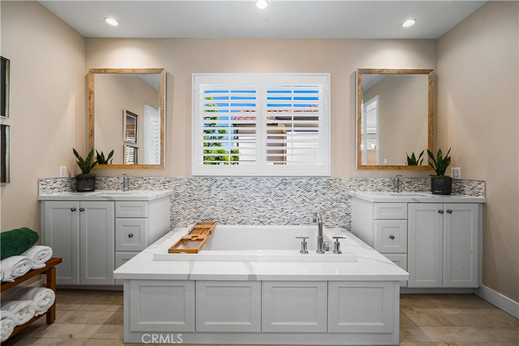 166 Villa Ridge
