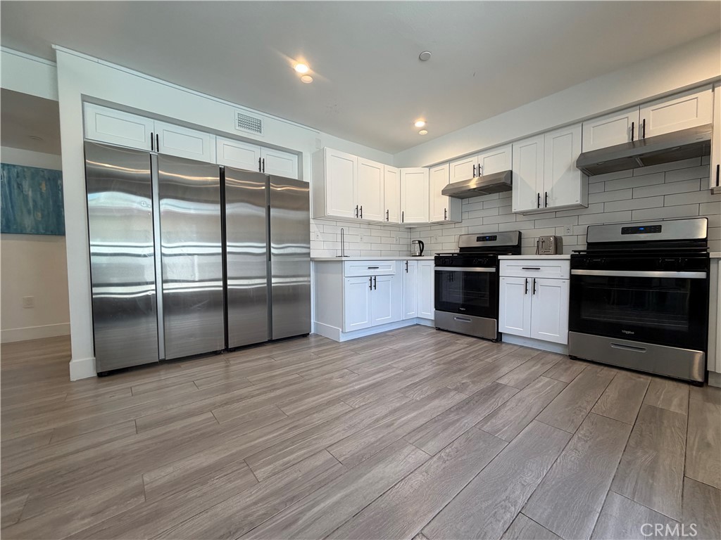 5654 La Mirada Avenue