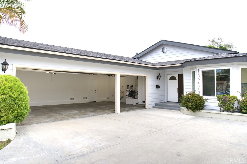 1308 Elm