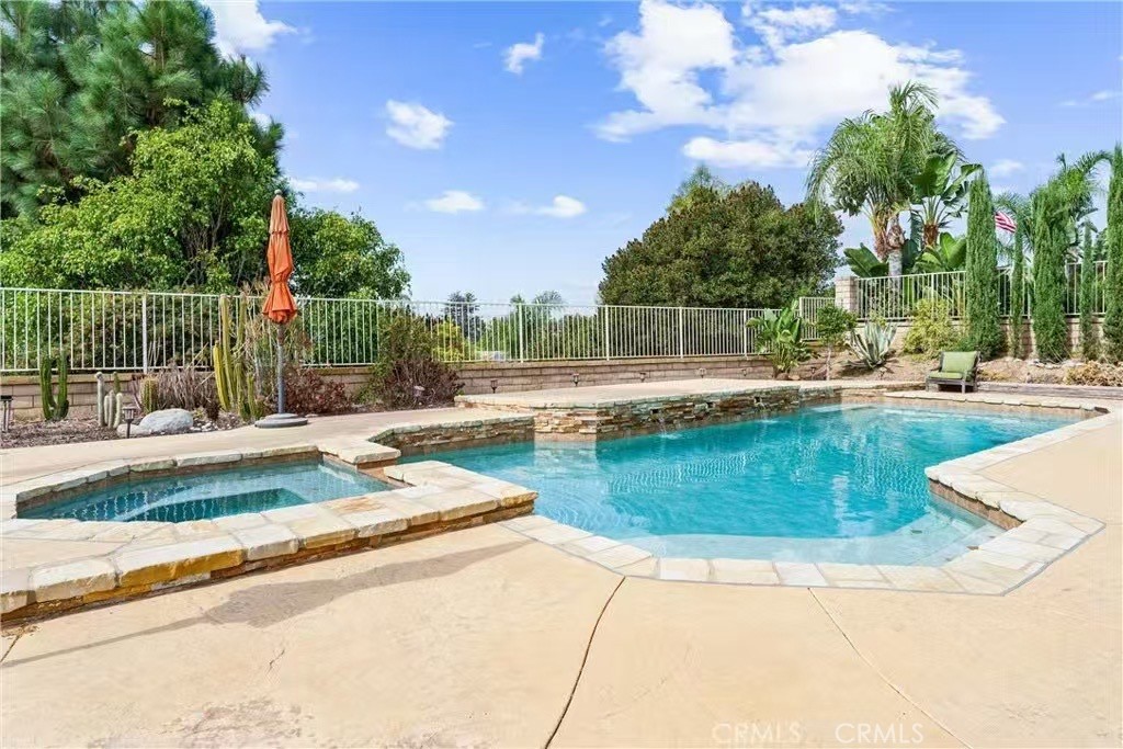 5415 Los Monteros