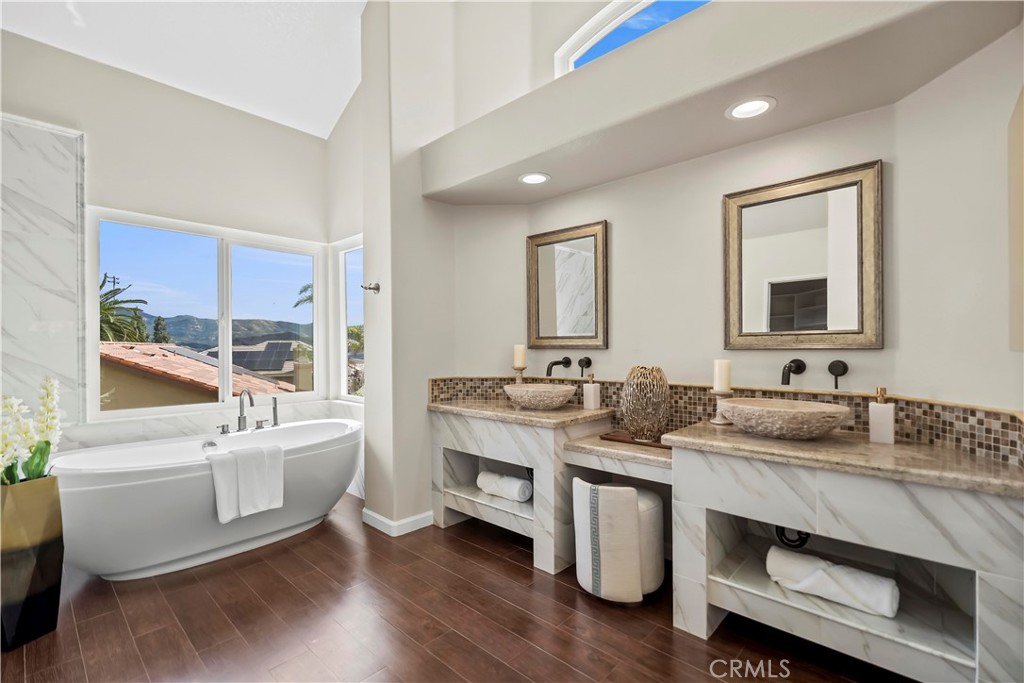 5415 Los Monteros