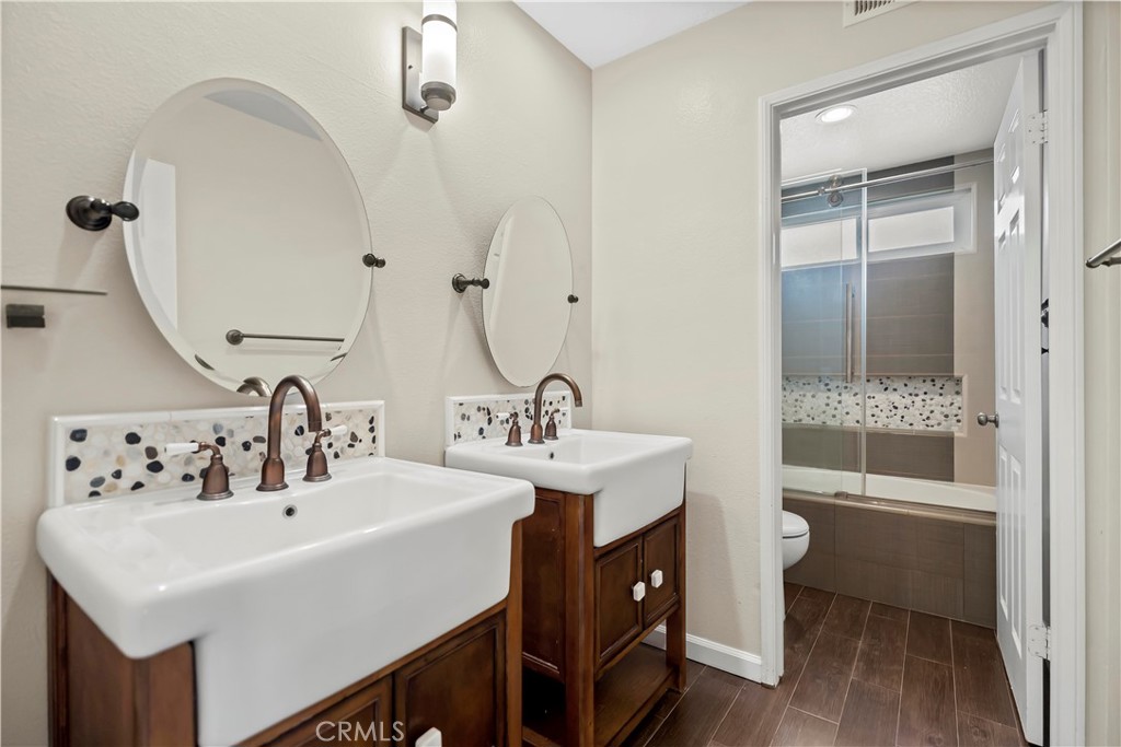 5415 Los Monteros