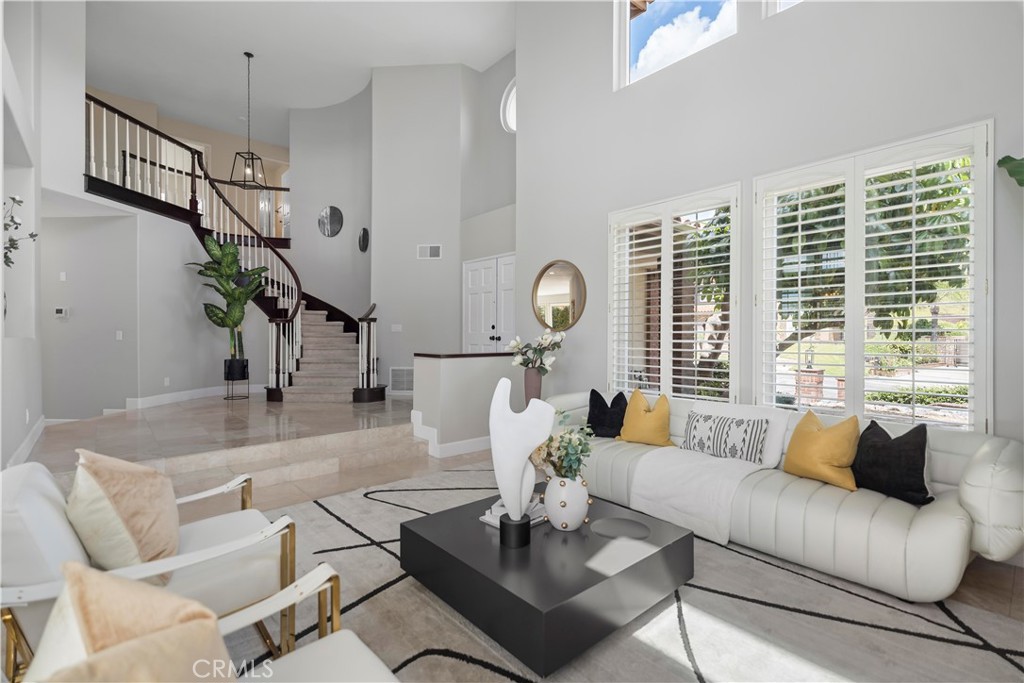 5415 Los Monteros