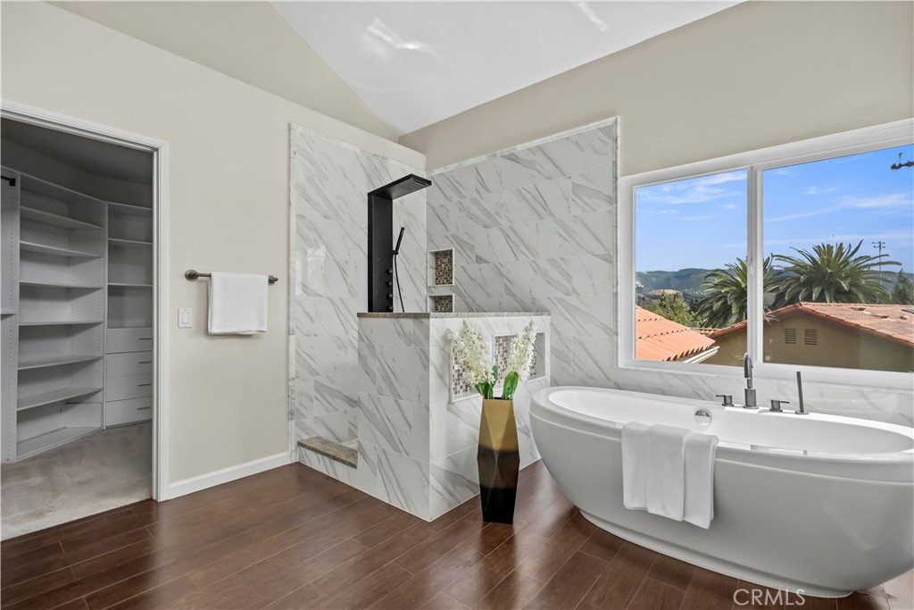 5415 Los Monteros