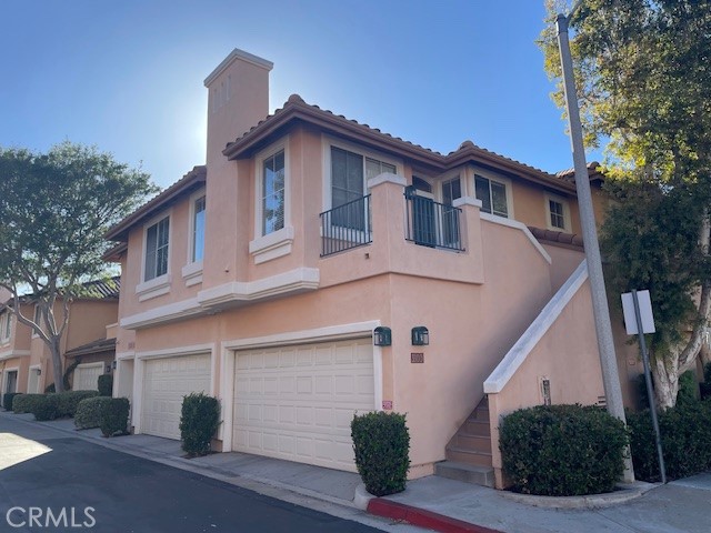 3300 Ladrillo Aisle